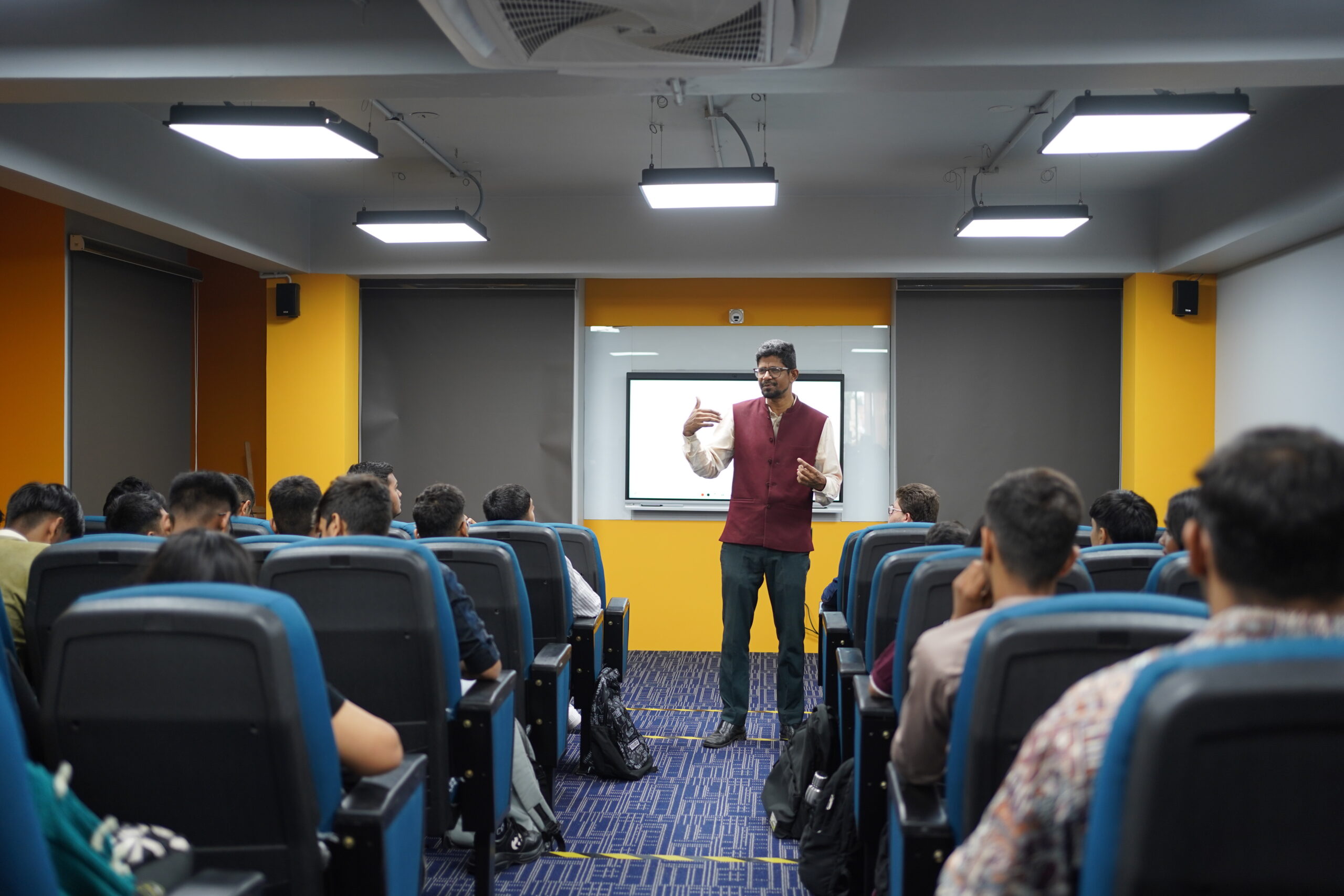 Is Moving from Hyderabad to Bangalore for BBA Worth It?